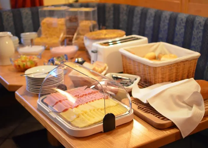 Zum Lendwirt 招待所 3*